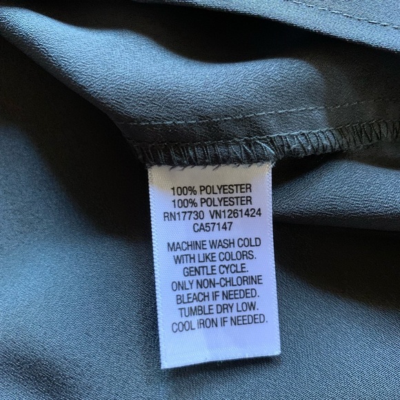 Xhilaration Gray Blouse‎ Button Down Back Floral Cutouts - Picture 11 of 12